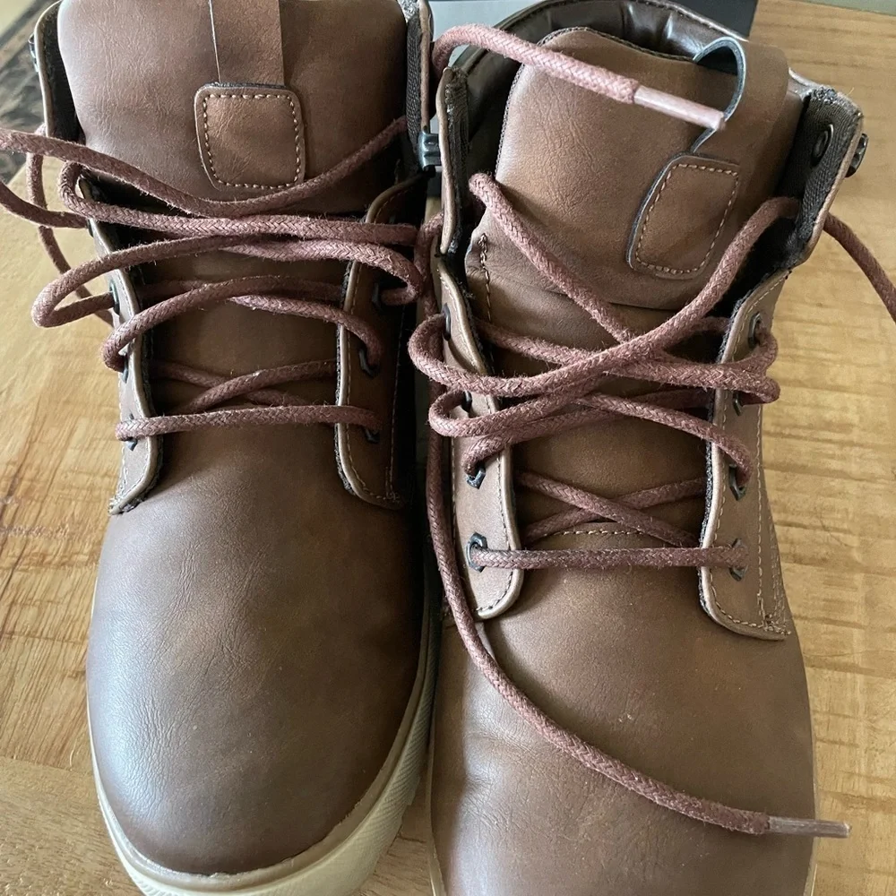 Goodfellow & Co Fashion Lace -Up Boots Size 9.5 Style Joey | Color Desert Tan |